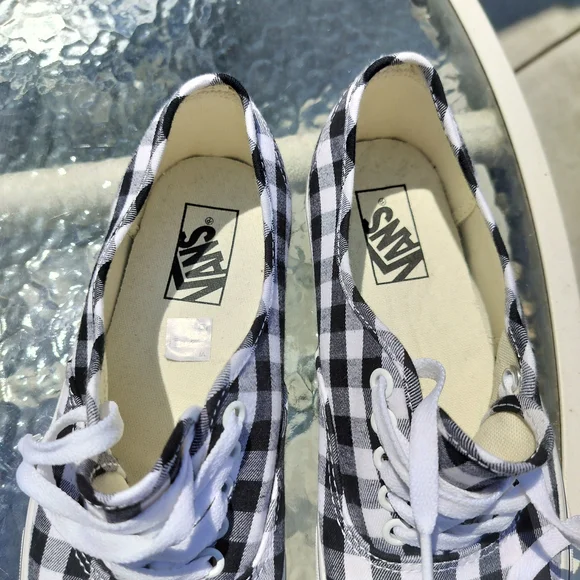 Vans Unisex Black and White Checkered Sneakers SzM-7.5 W-9. - Picture 2 of 12